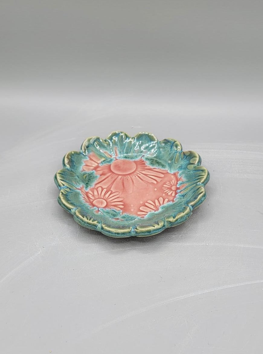 5 inch Embossed Daises Scalloped Circle Trinket Dish in Molly Dreams