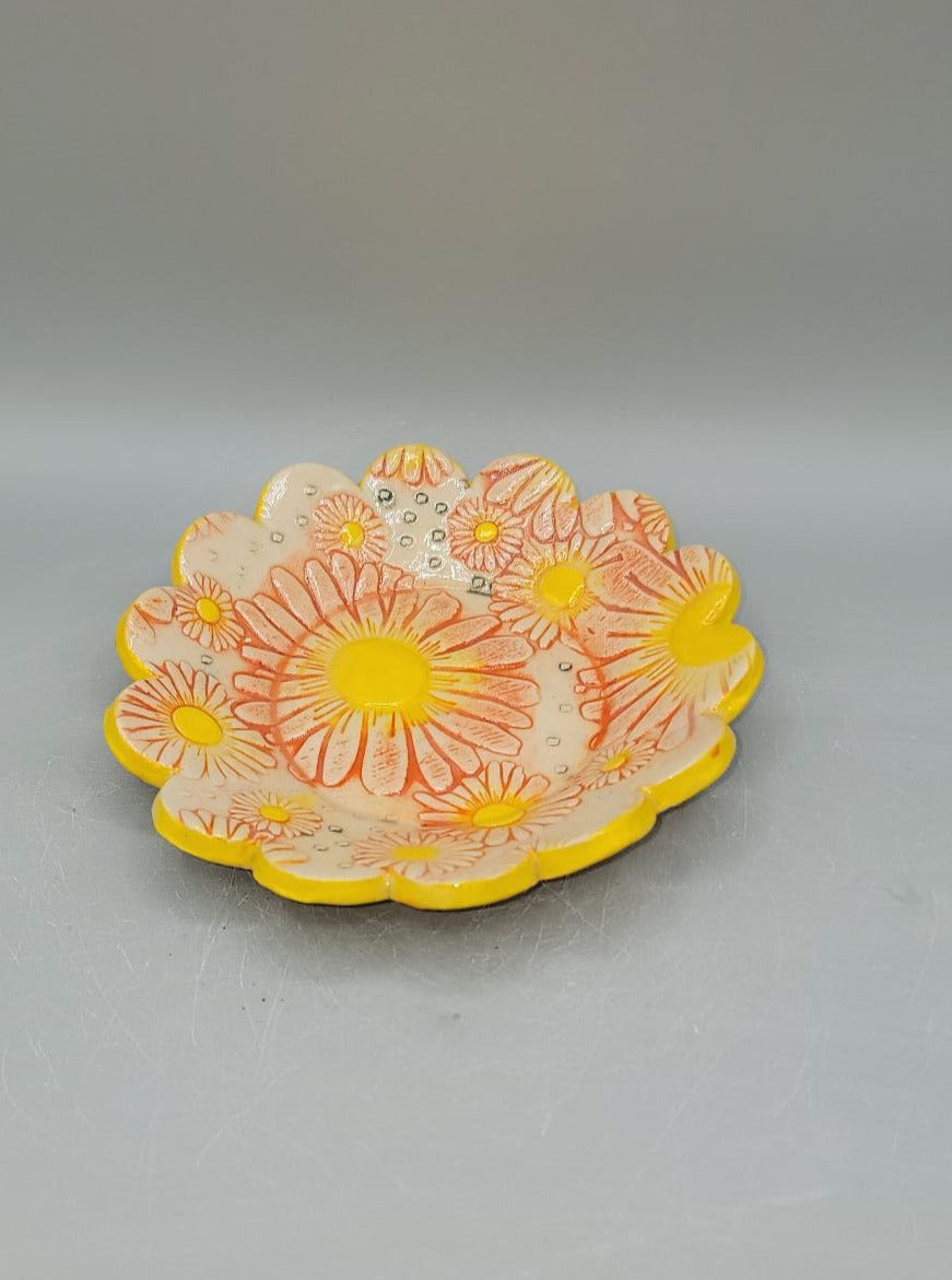 6 inch Hand Painted Embossed Daises Scalloped Circle Trinket Dish in Sun Shine