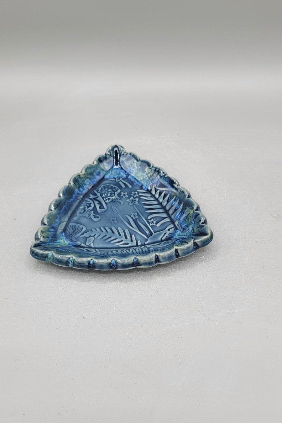 4 inch Embossed Mushrooms Scalloped Triangle Trinket Dish