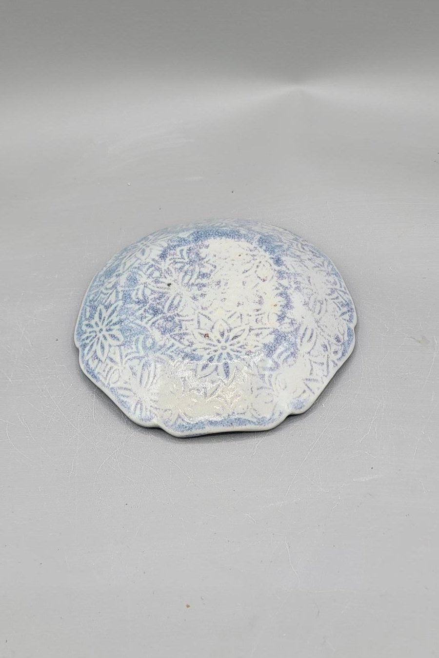 5 inch Embossed Dancer Scalloped Circle Trinket Dish