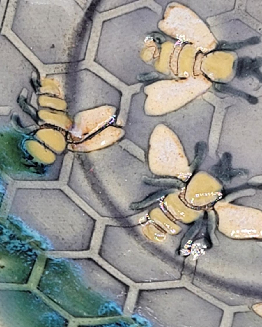 5 inch Hand Painted Embossed Bees & Honey Comb Fancy Circle Trinket Dish in Alice Dreams
