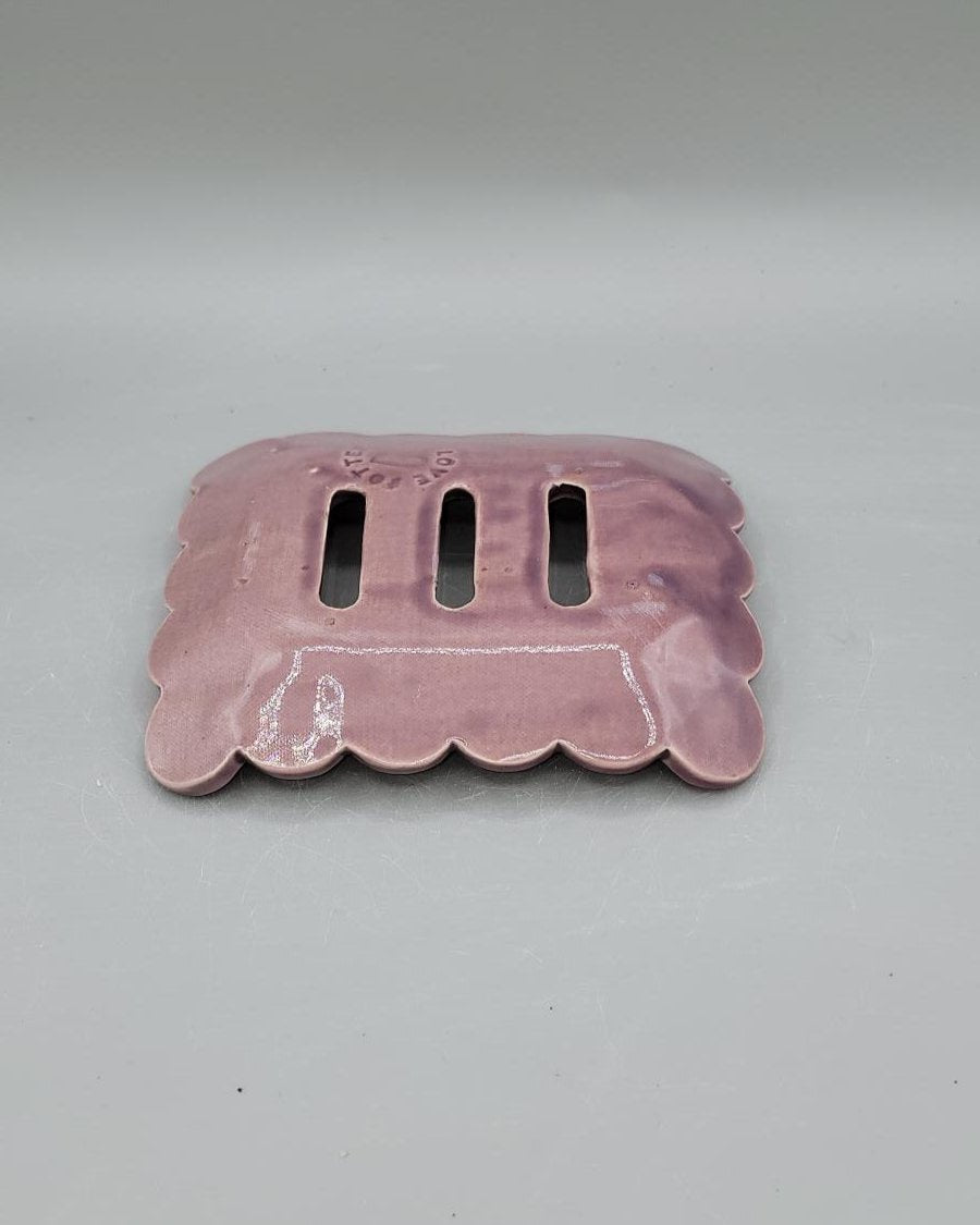 6x5 inch Embossed Roses Soap Dish in Lavender