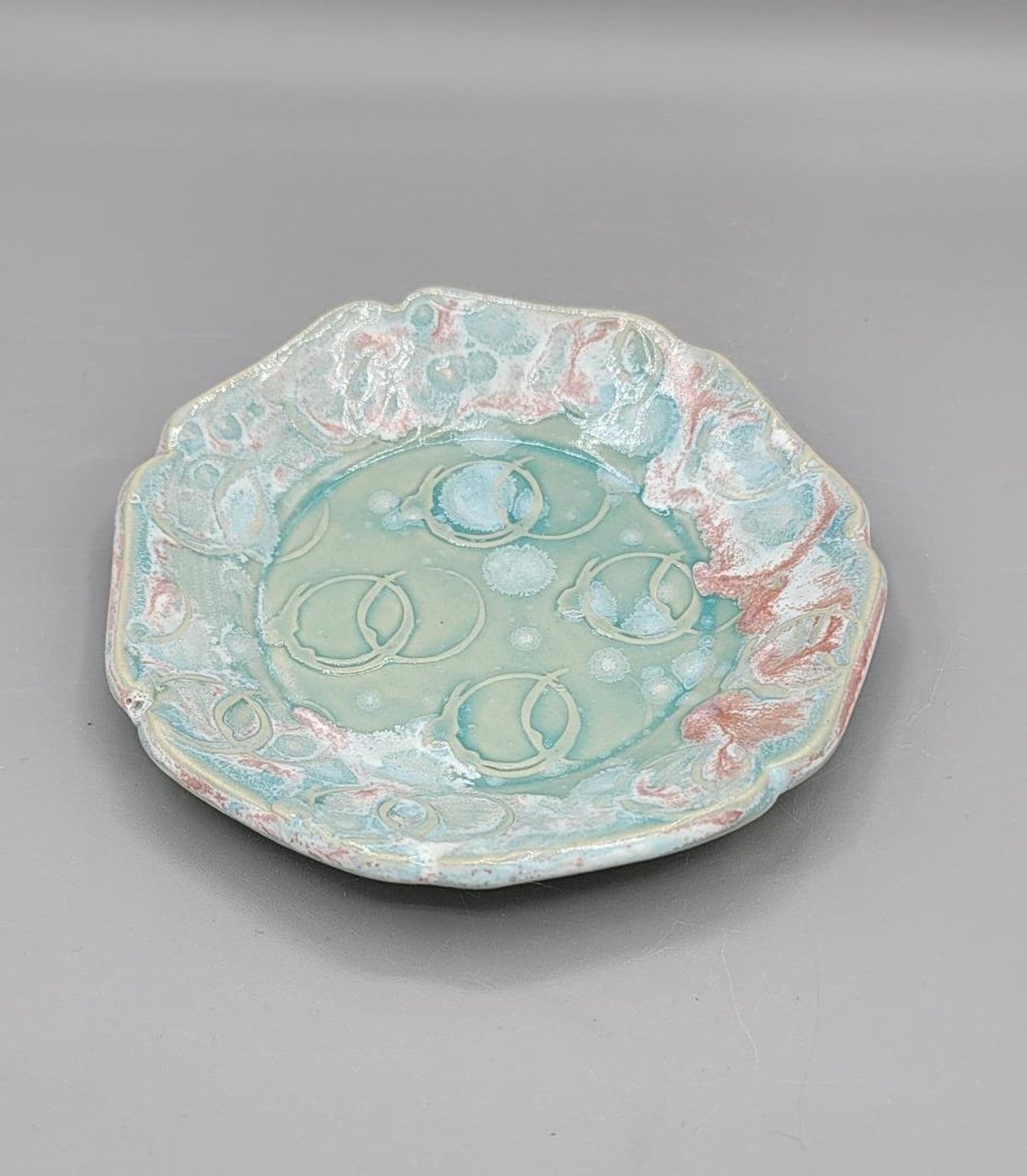 Medium Embossed Rings Fancy Circle Trinket Dish in Under The Sea and Dreaming
