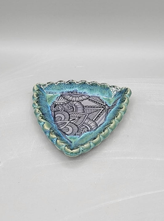 4 inch Embossed Mandala Scalloped Triangle Trinket Dish Alice Dreams