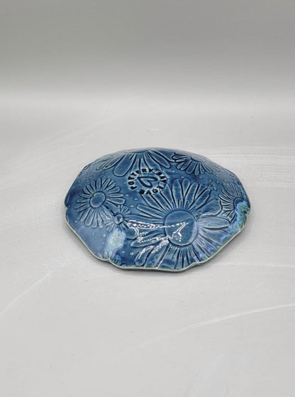 5 inch Embossed Daises Scalloped Circle Trinket Dish in Blue Caribbean