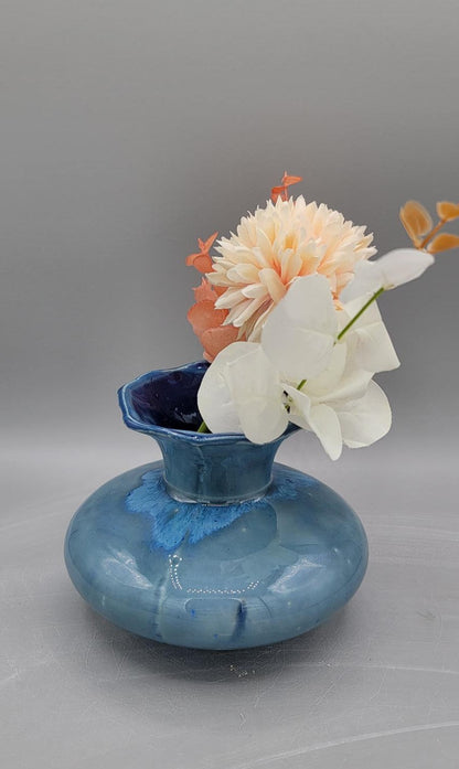 Round Flared Vase in Blue Crystal