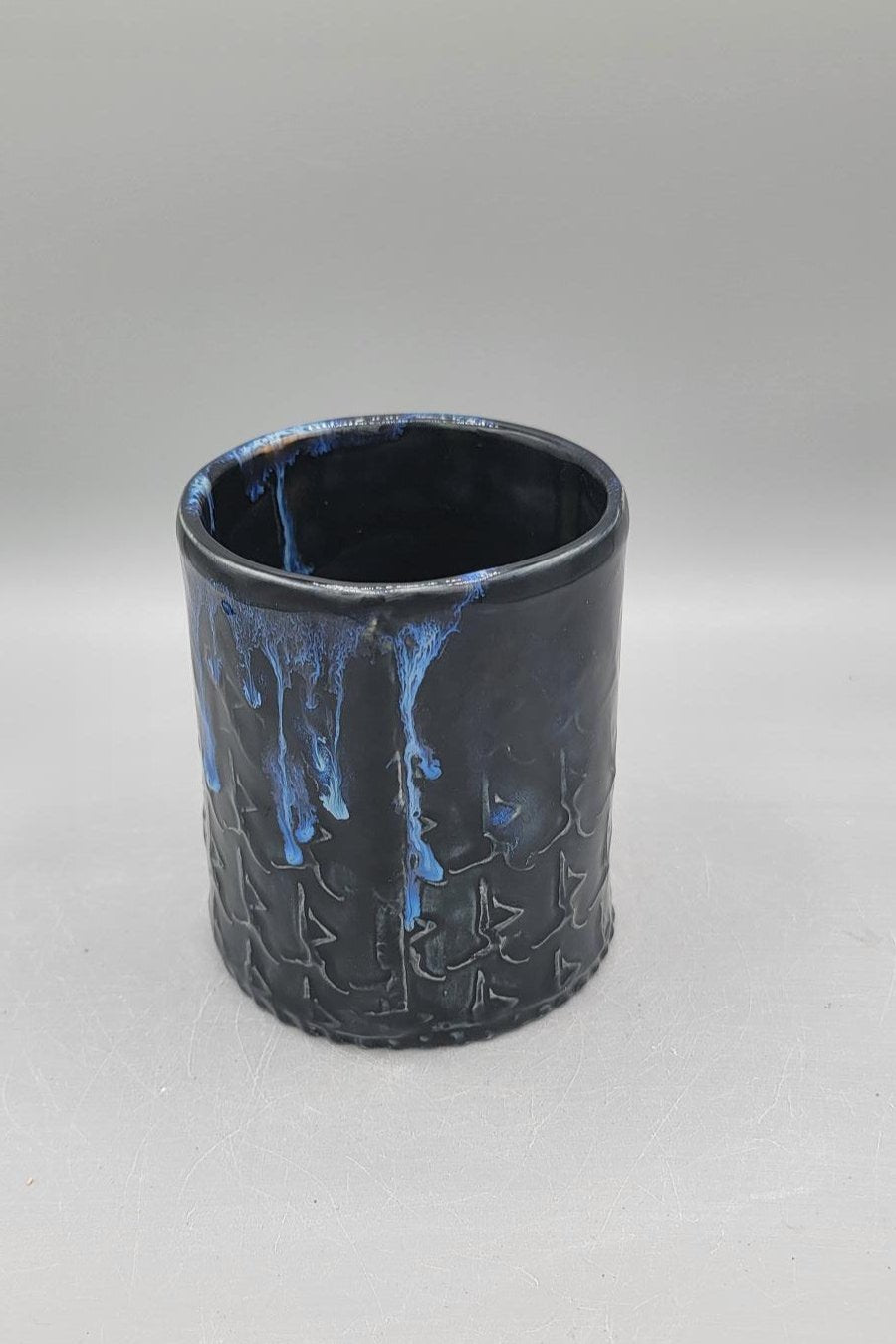 Embossed Dancer Ceramic Tumbler