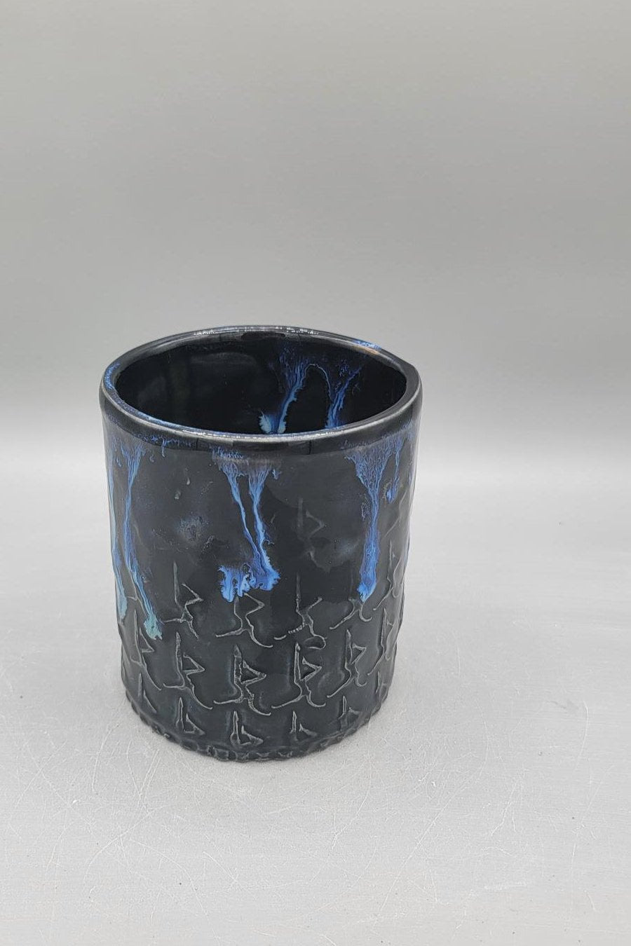 Embossed Dancer Ceramic Tumbler