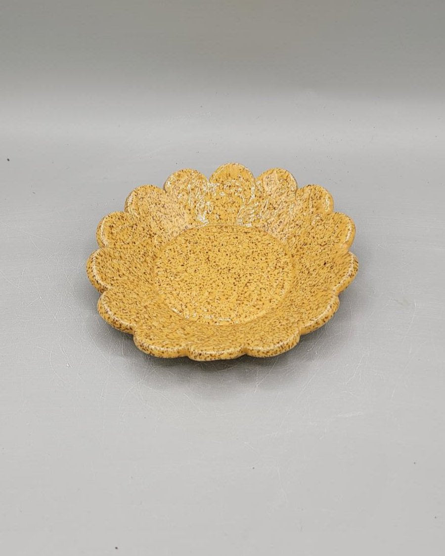 6 inch Fancy Circle Trinket Dish in Country Yellow