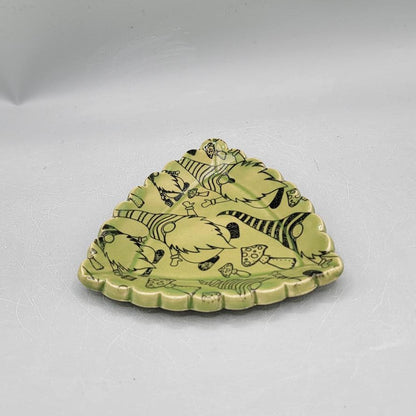 4 inch Gnome & Mushrooms Scalloped Triangle Trinket Dish