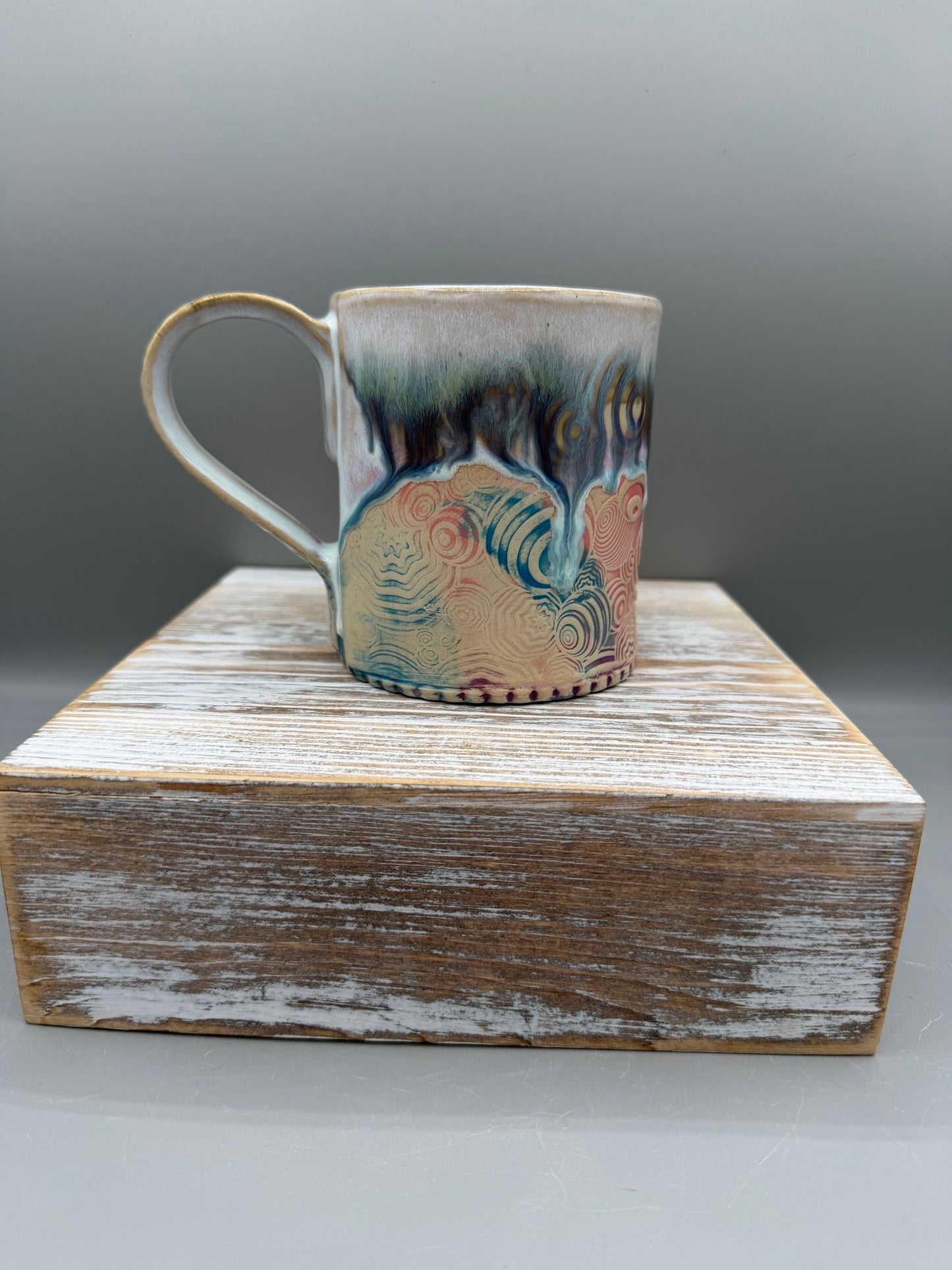 14-15 oz Embossed Circle Ceramic Mug in Melty Cotton Candy