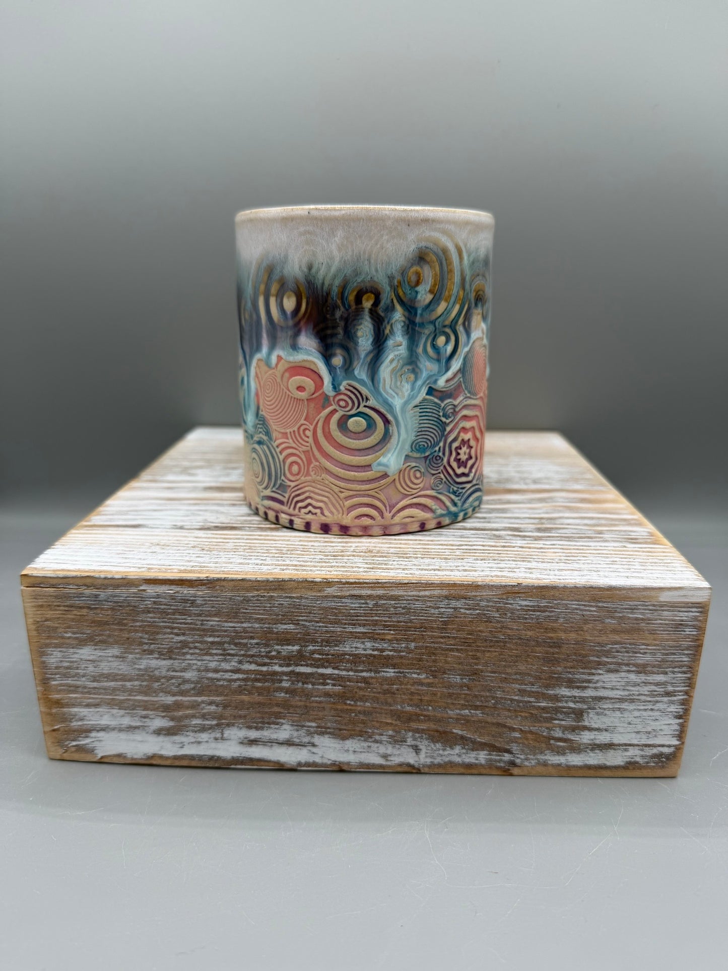 14-15 oz Embossed Circle Ceramic Mug in Melty Cotton Candy