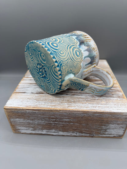 14-15 oz Embossed Circle Ceramic Mug in Turquoise Swirls