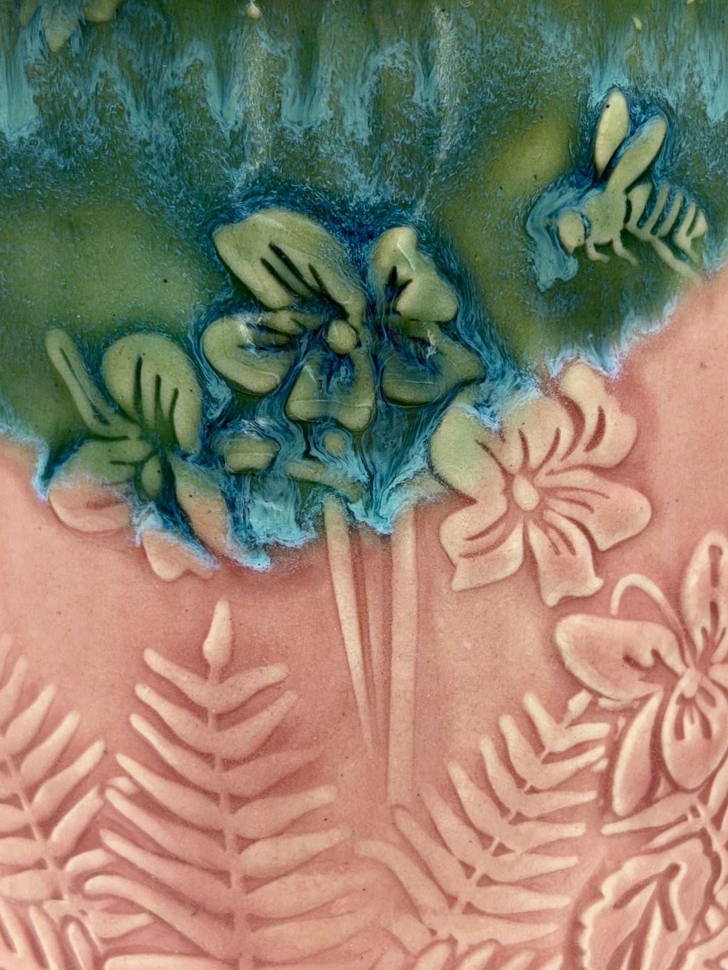 14-15 oz Embossed Flower Fields Ceramic Mug in Molly Dreams
