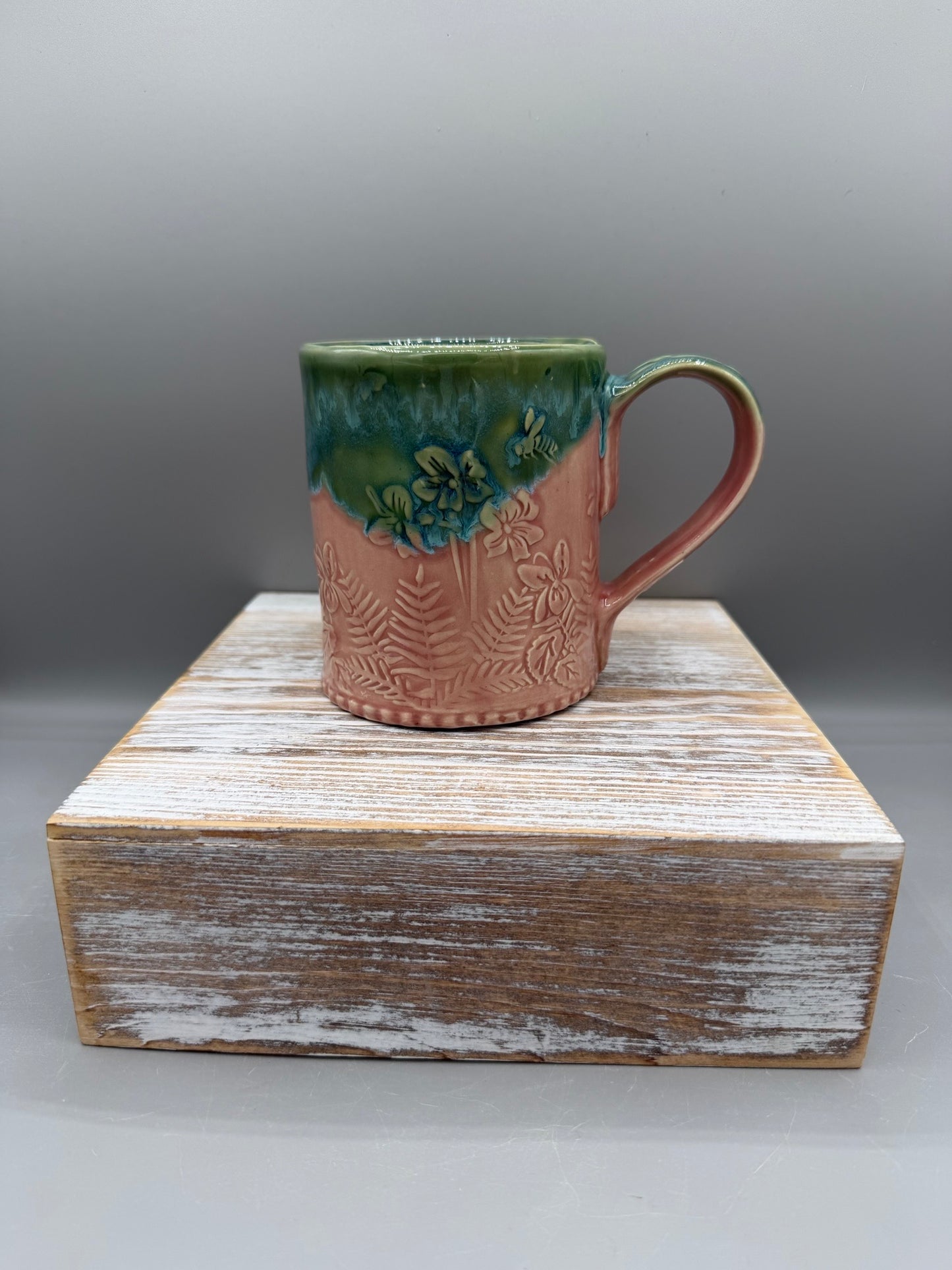 14-15 oz Embossed Flower Fields Ceramic Mug in Molly Dreams