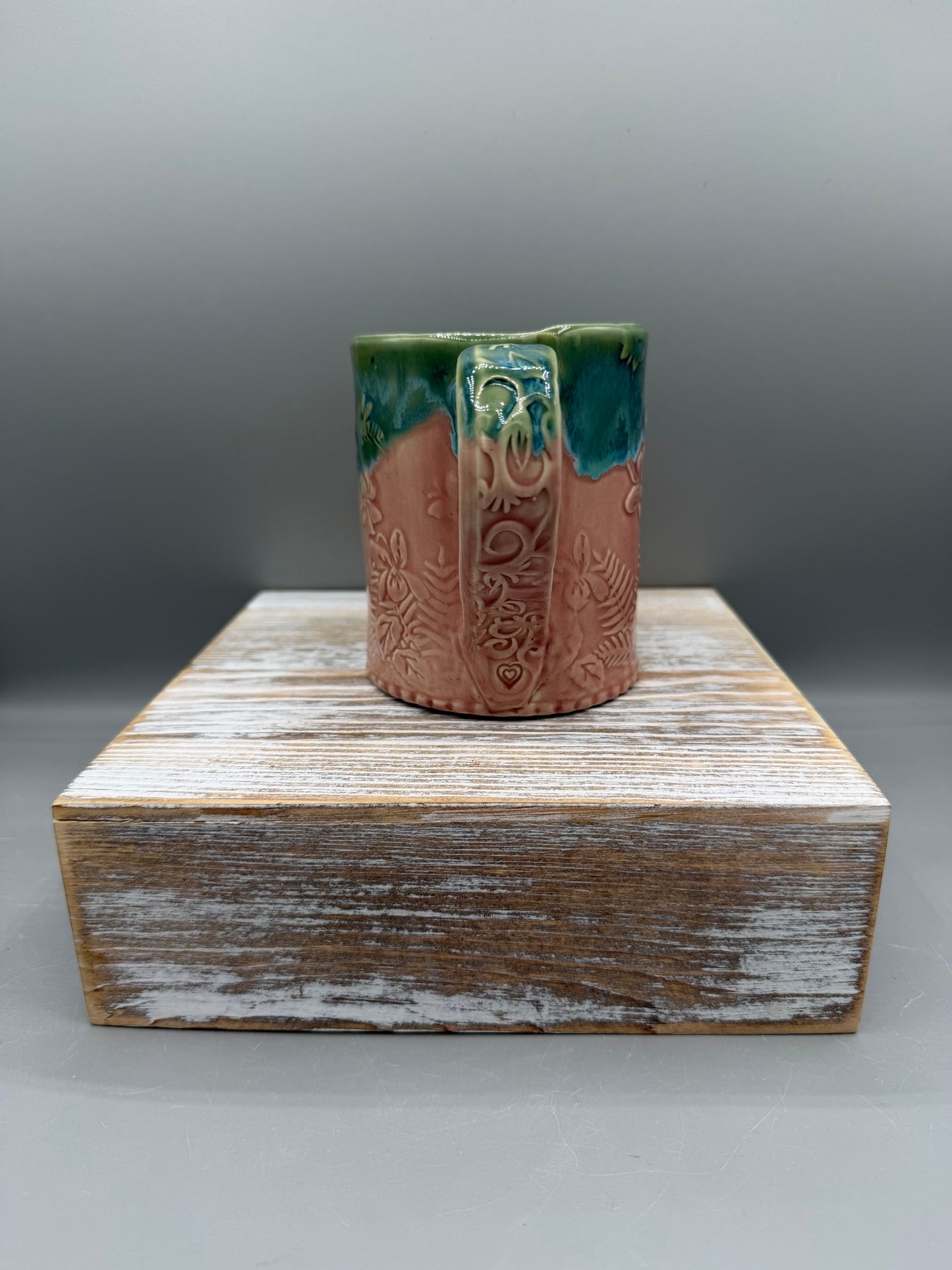 14-15 oz Embossed Flower Fields Ceramic Mug in Molly Dreams