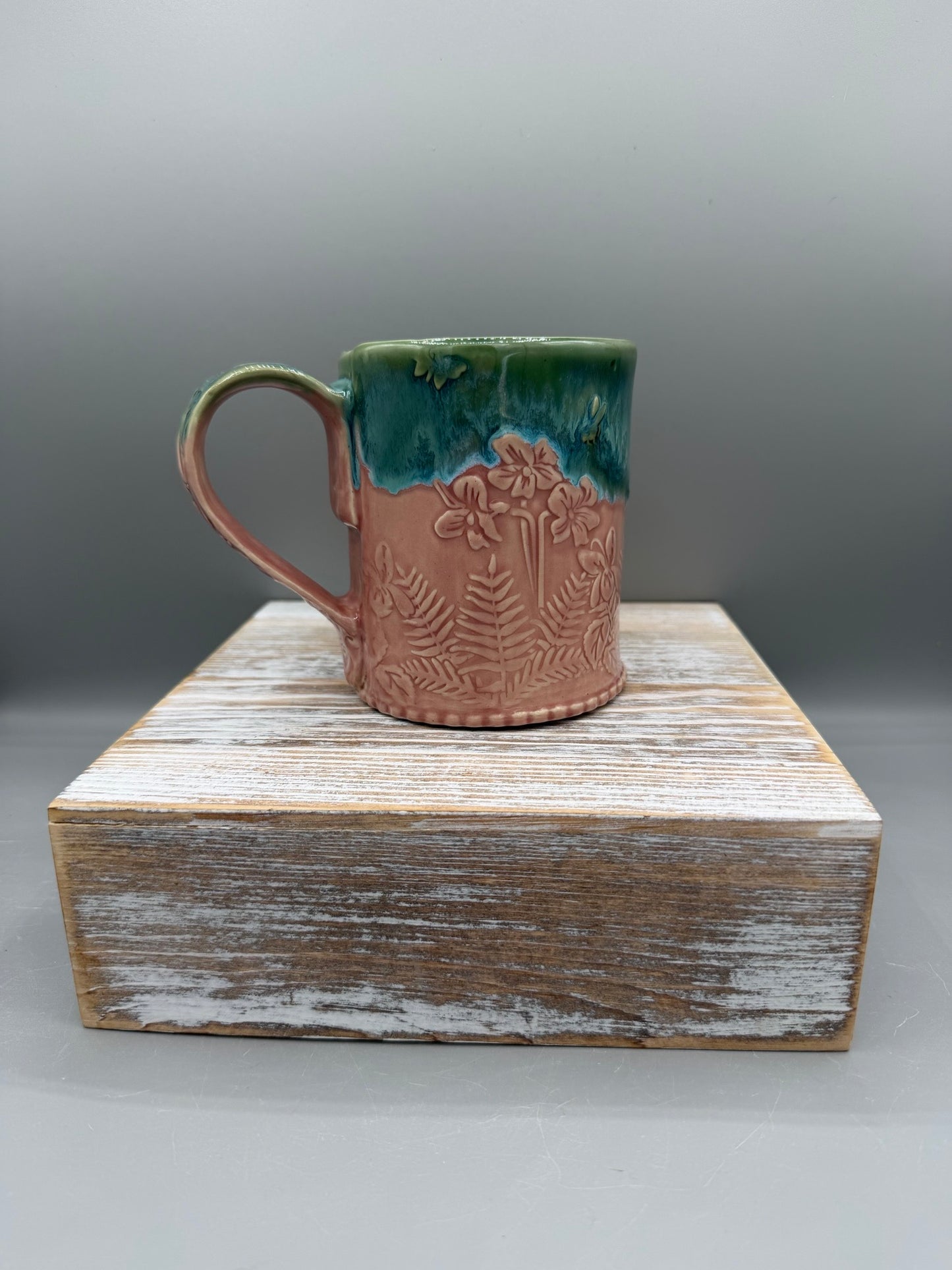 14-15 oz Embossed Flower Fields Ceramic Mug in Molly Dreams