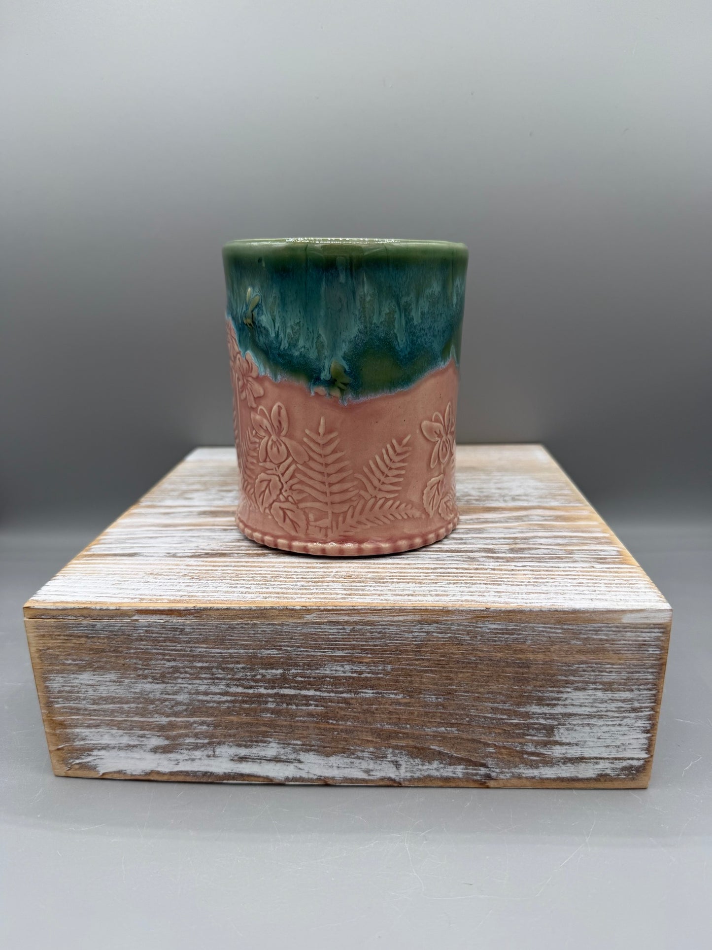 14-15 oz Embossed Flower Fields Ceramic Mug in Molly Dreams