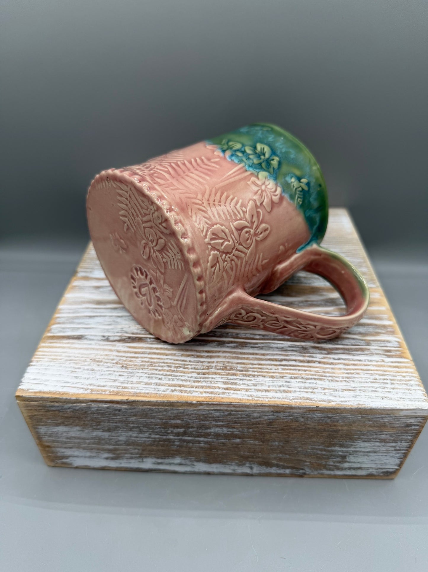 14-15 oz Embossed Flower Fields Ceramic Mug in Molly Dreams