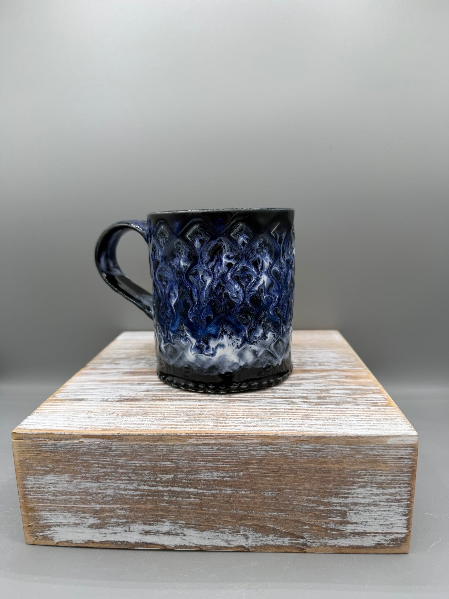 14-15 oz Embossed Diamond Ceramic Mug in Moulton Blue Lava