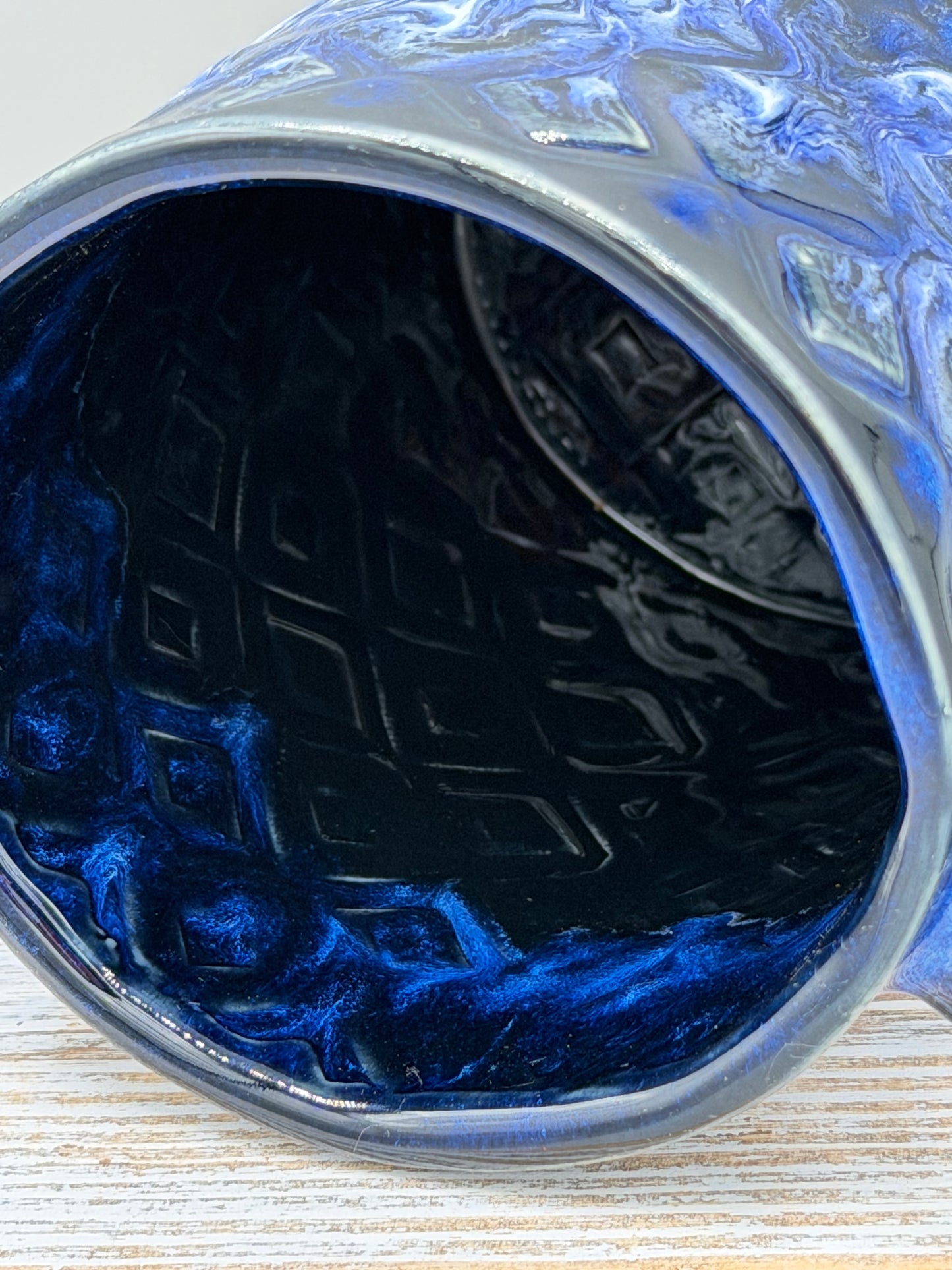 14-15 oz Embossed Diamond Ceramic Mug in Moulton Blue Lava