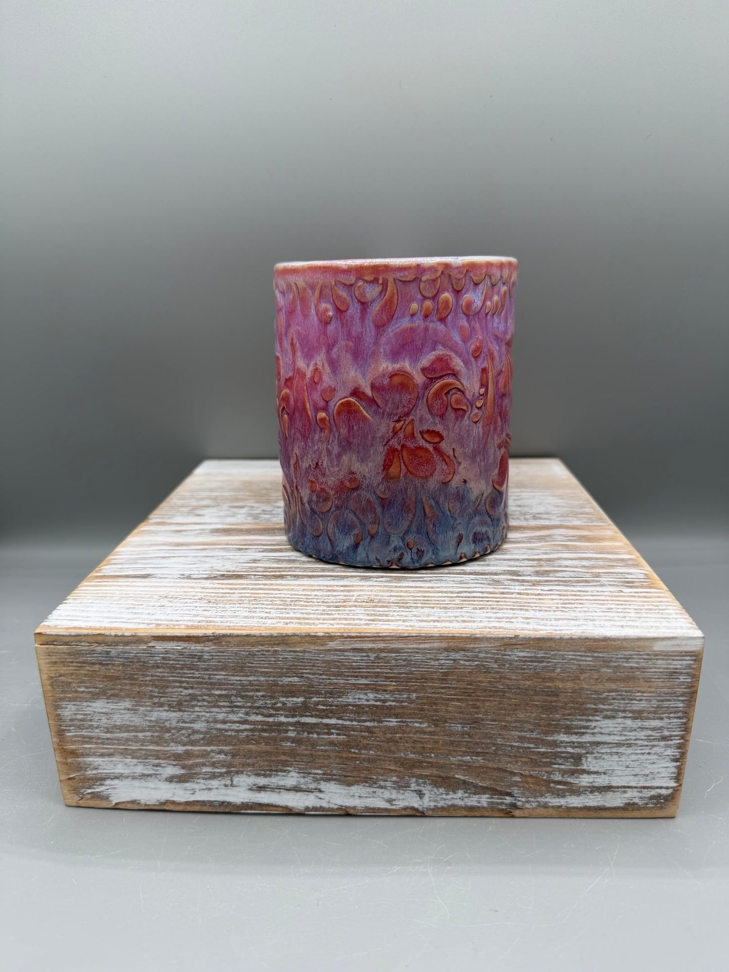 14-15 oz Embossed Paisley Ceramic Mug in Princess Ombre