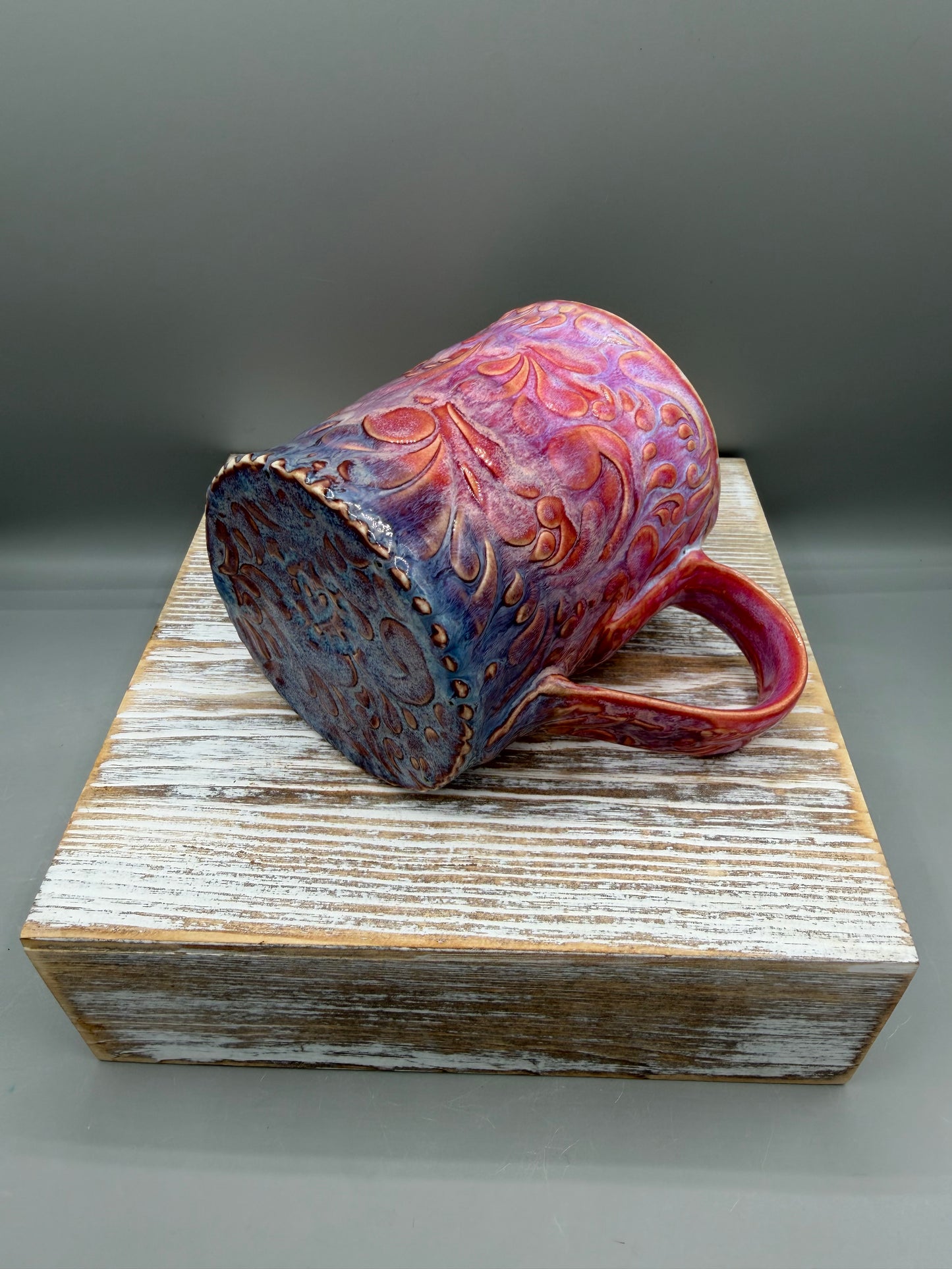 14-15 oz Embossed Paisley Ceramic Mug in Princess Ombre