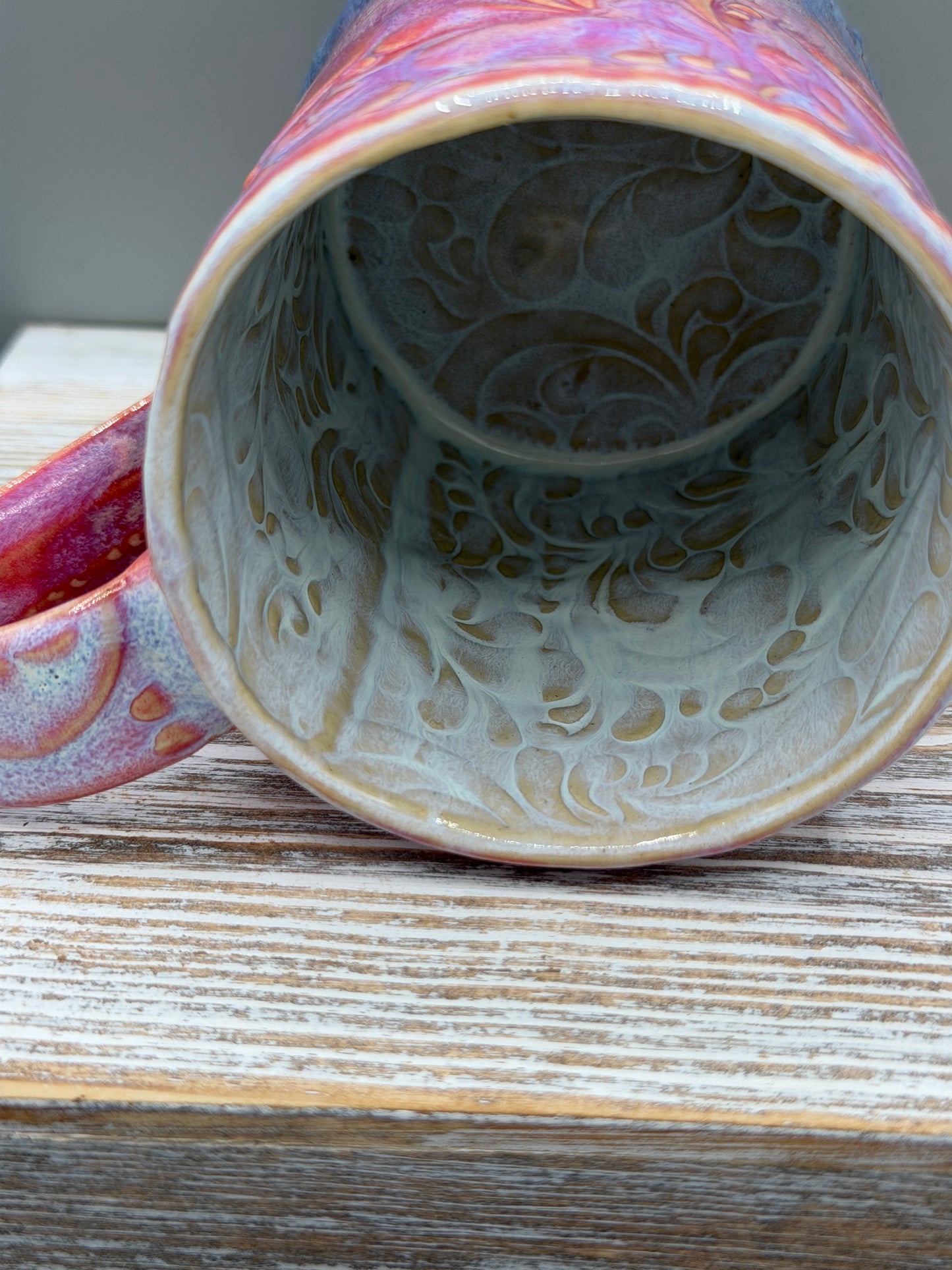 14-15 oz Embossed Paisley Ceramic Mug in Princess Ombre