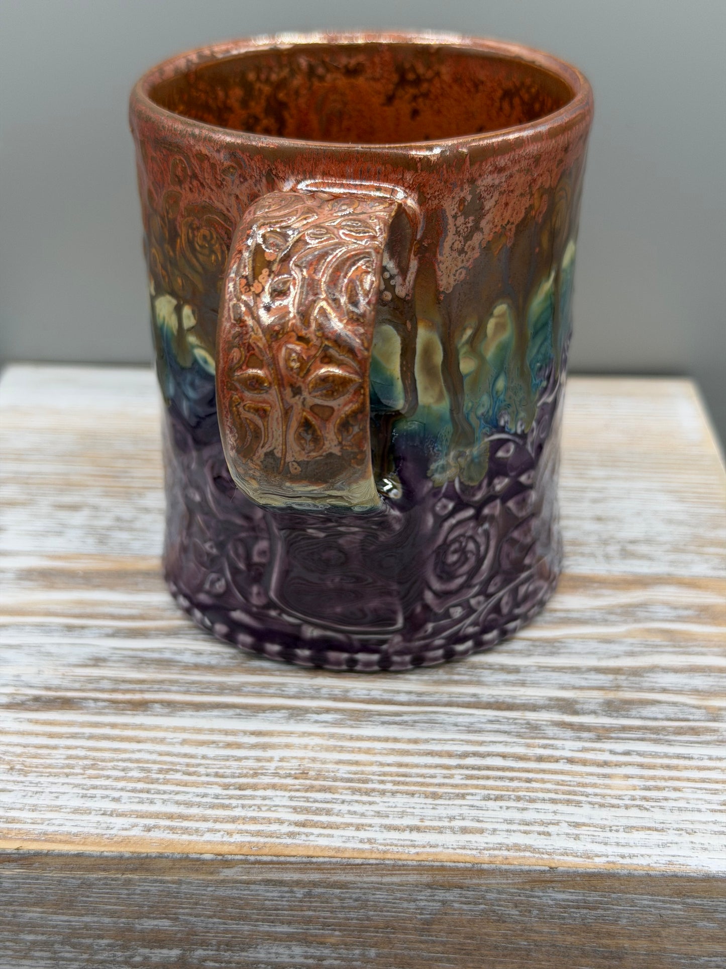 14-15 oz Embossed Roses Ceramic Mug in Melting Copper to Purple