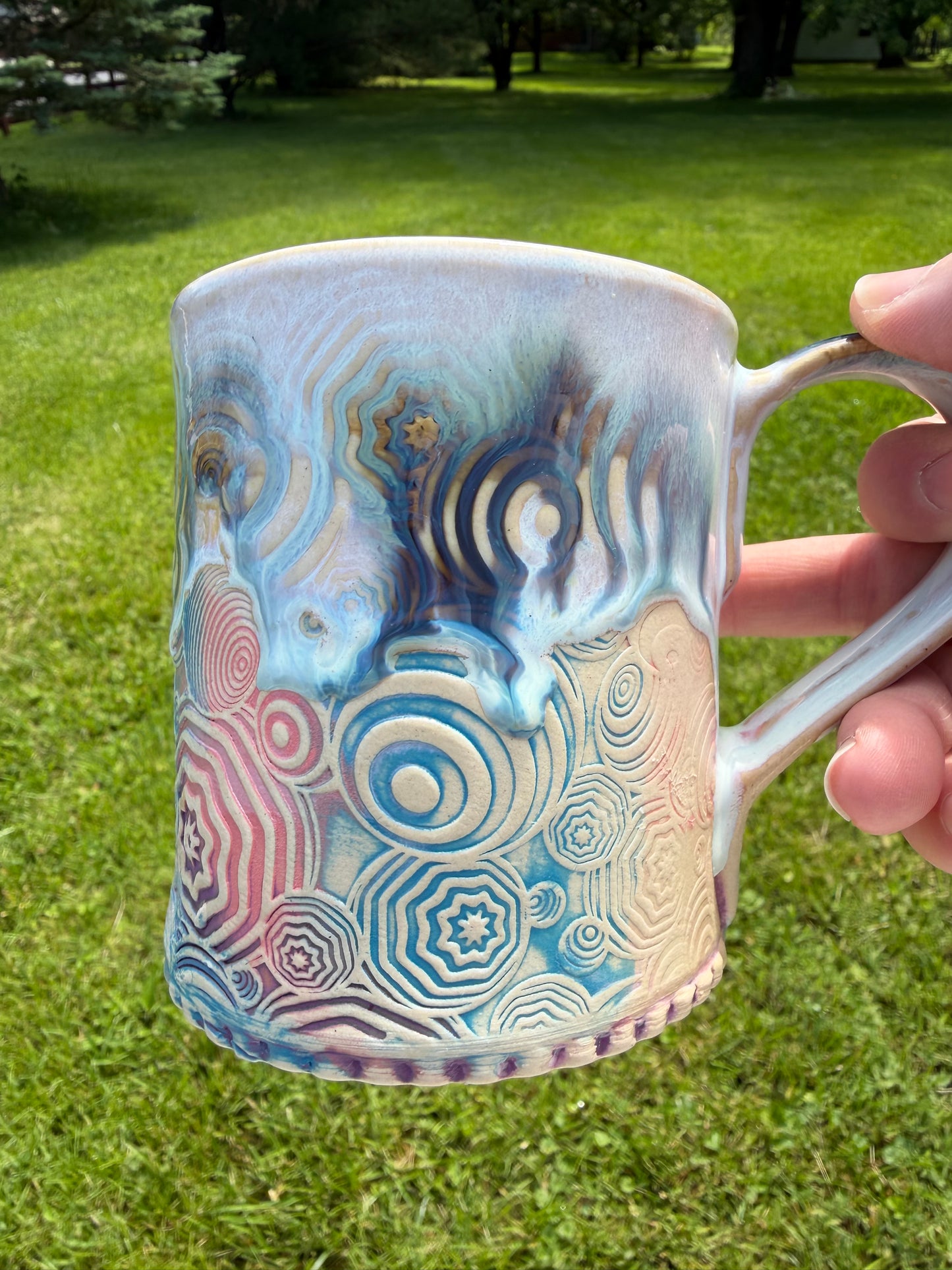 14-15 oz Embossed Circle Ceramic Mug in Melty Cotton Candy