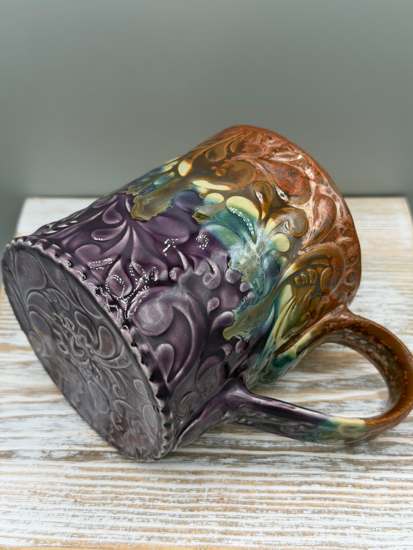 14-15 oz Embossed Paisley Ceramic Mug in Melting Copper to Purple