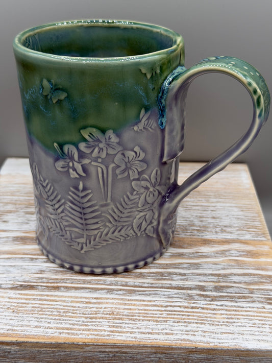 16-17 oz Embossed Flower Fields Ceramic Mug in Alice Dreams