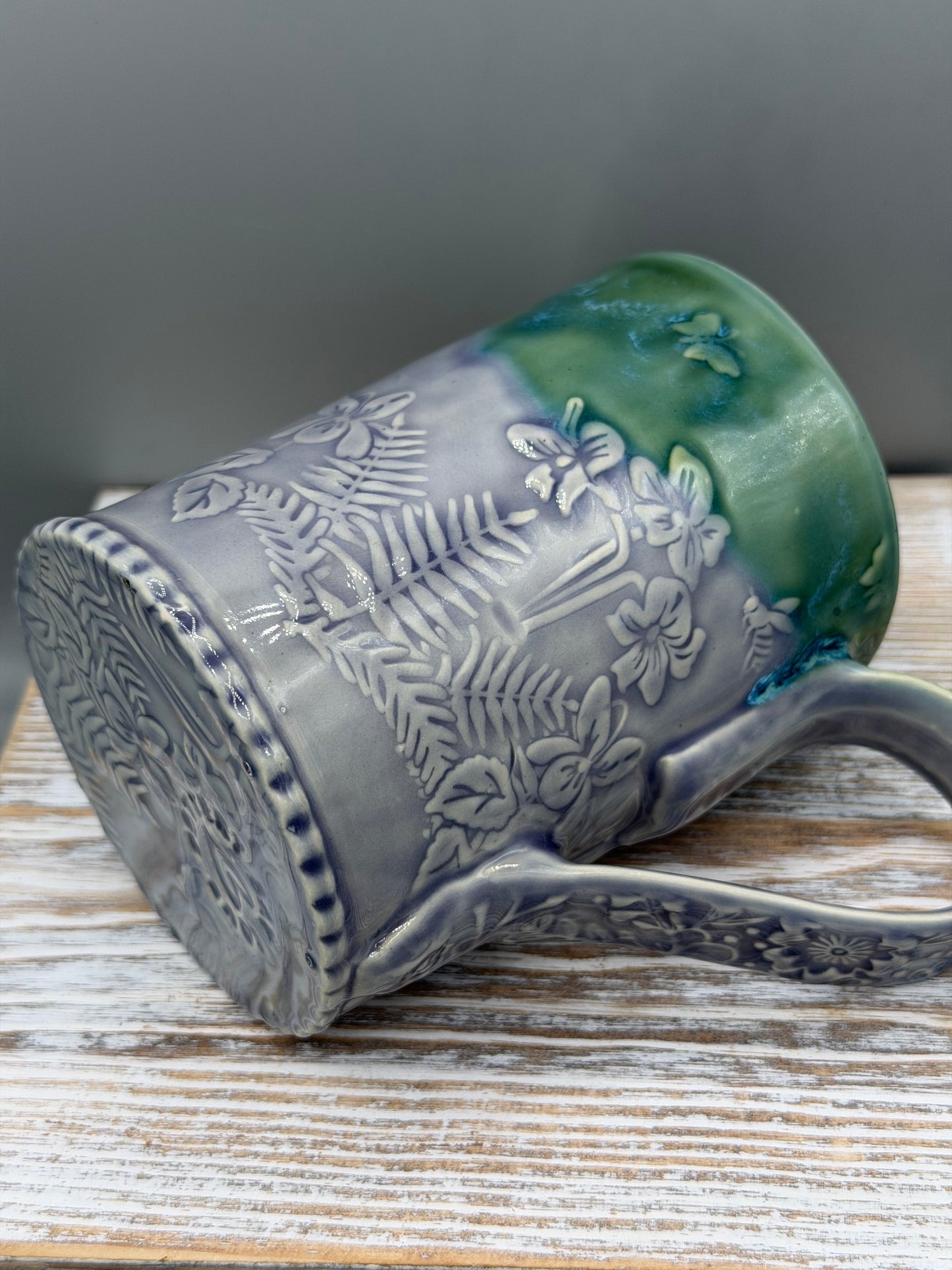 16-17 oz Embossed Flower Fields Ceramic Mug in Alice Dreams