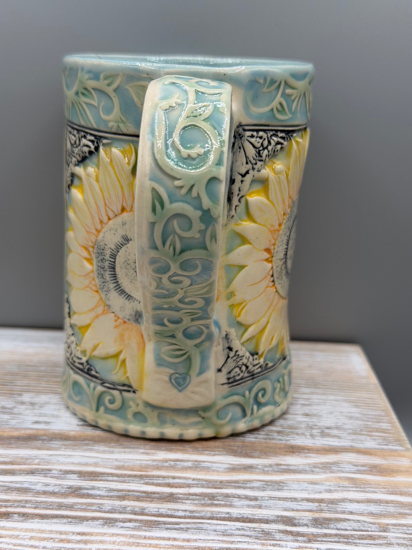 16-17 oz Hand Painted & Embossed Sunflower Ceramic Mug