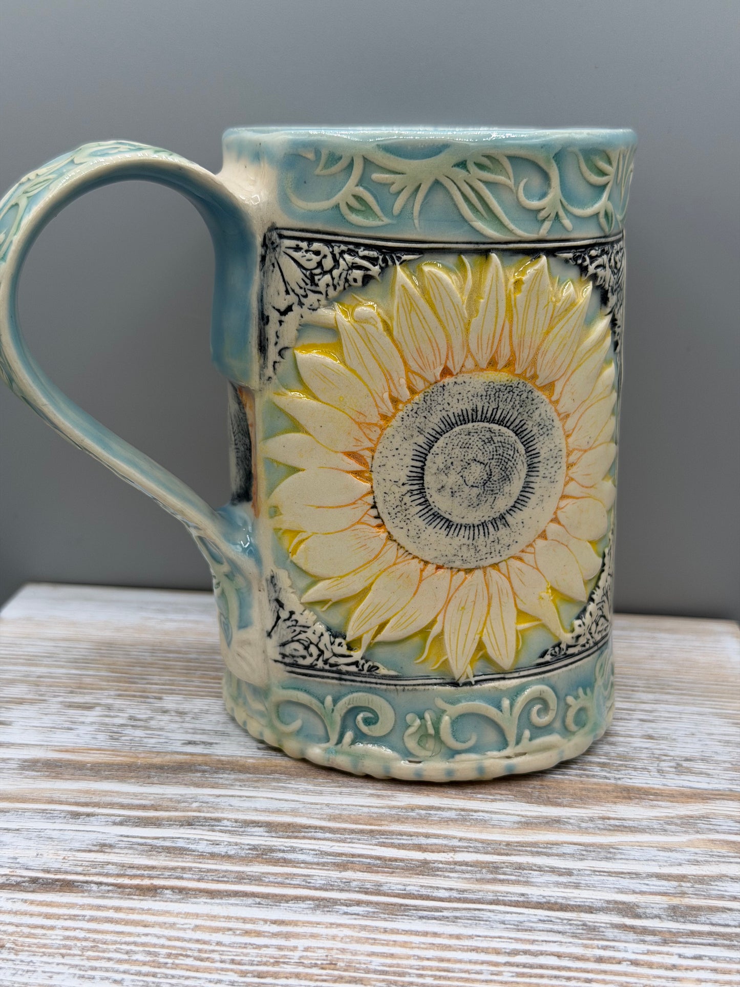 16-17 oz Hand Painted & Embossed Sunflower Ceramic Mug