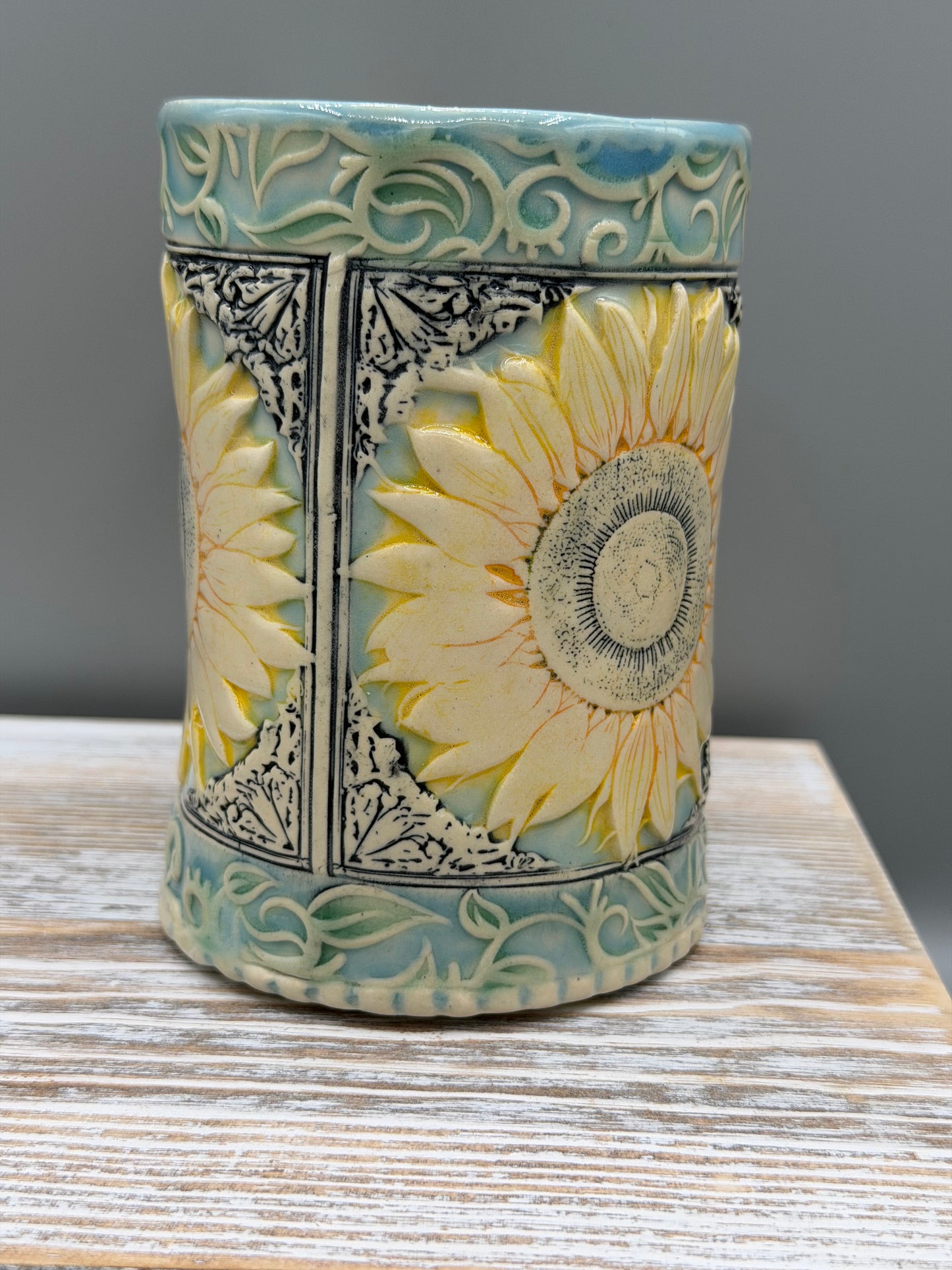 16-17 oz Hand Painted & Embossed Sunflower Ceramic Mug