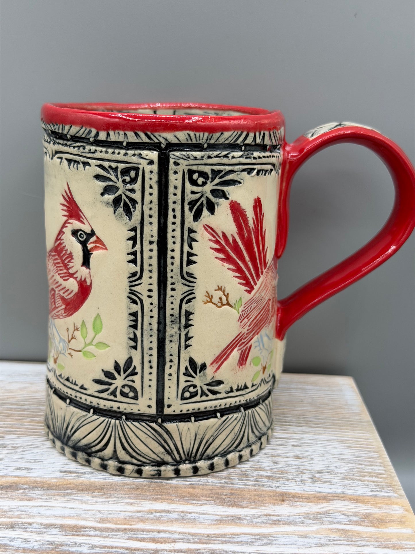 16-17 oz Hand Painted & Embossed Cardinal Ceramic Mug