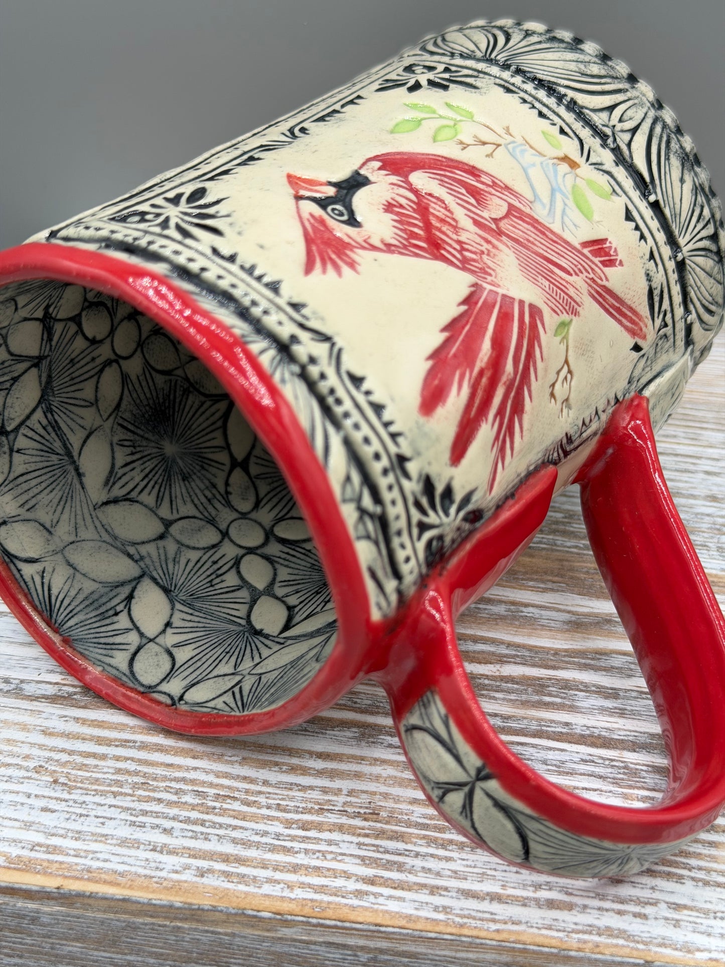 16-17 oz Hand Painted & Embossed Cardinal Ceramic Mug