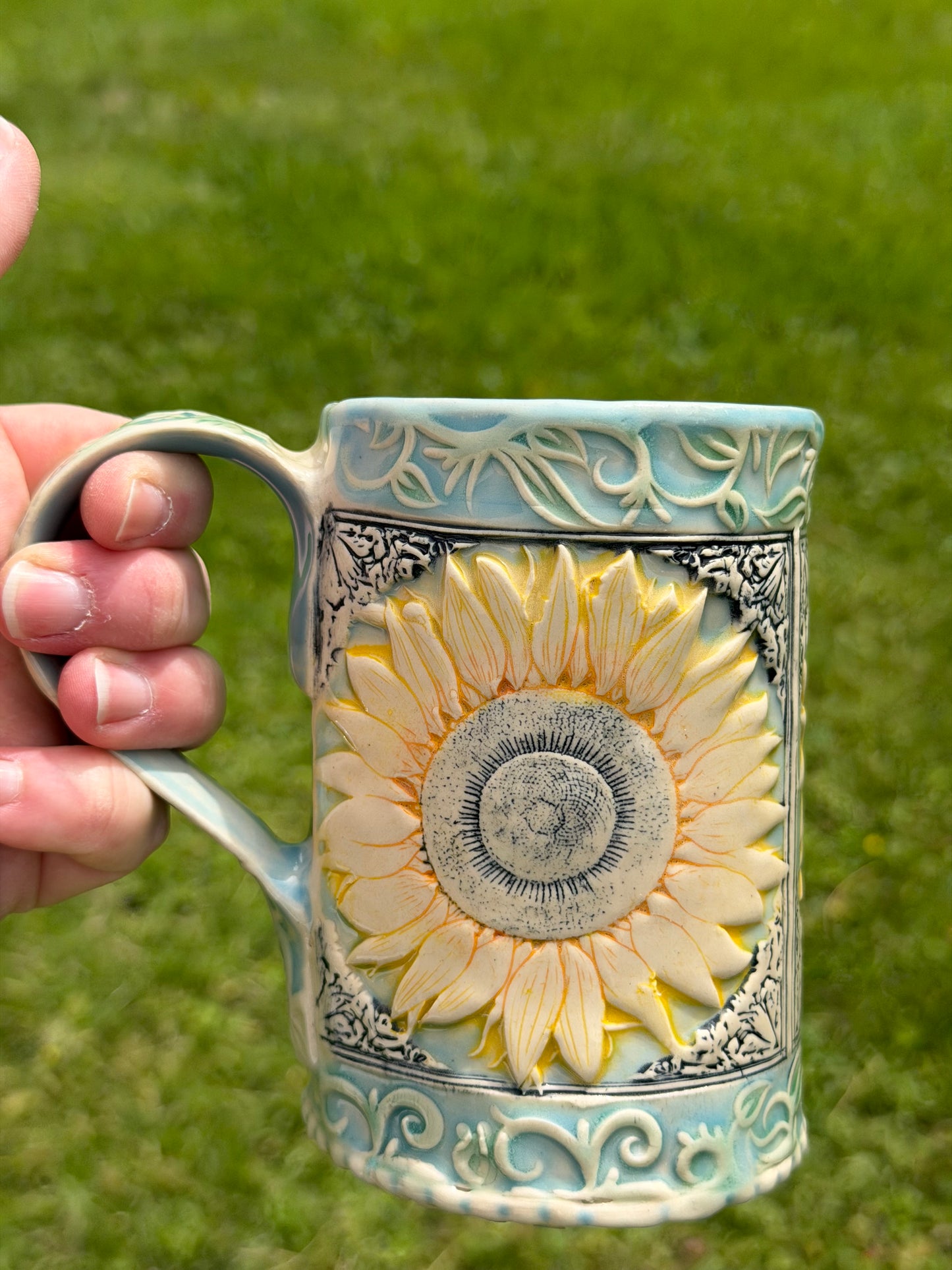 16-17 oz Hand Painted & Embossed Sunflower Ceramic Mug
