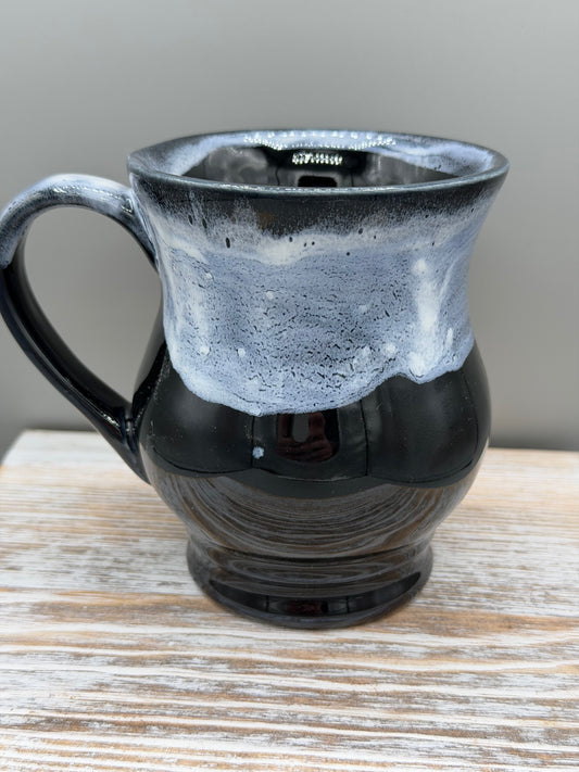 16 oz Ceramic Mug in Black & White
