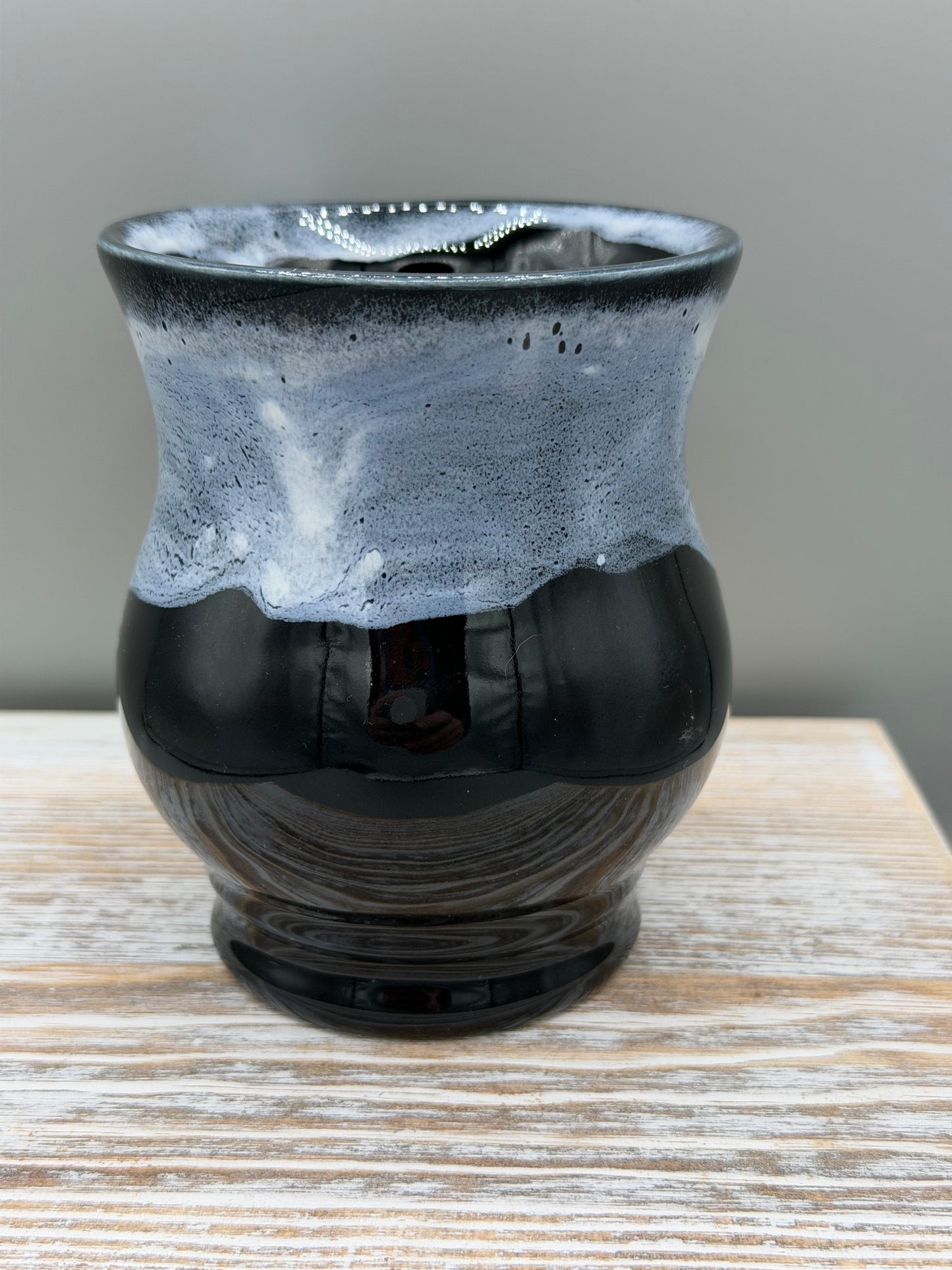 16 oz Ceramic Mug in Black & White