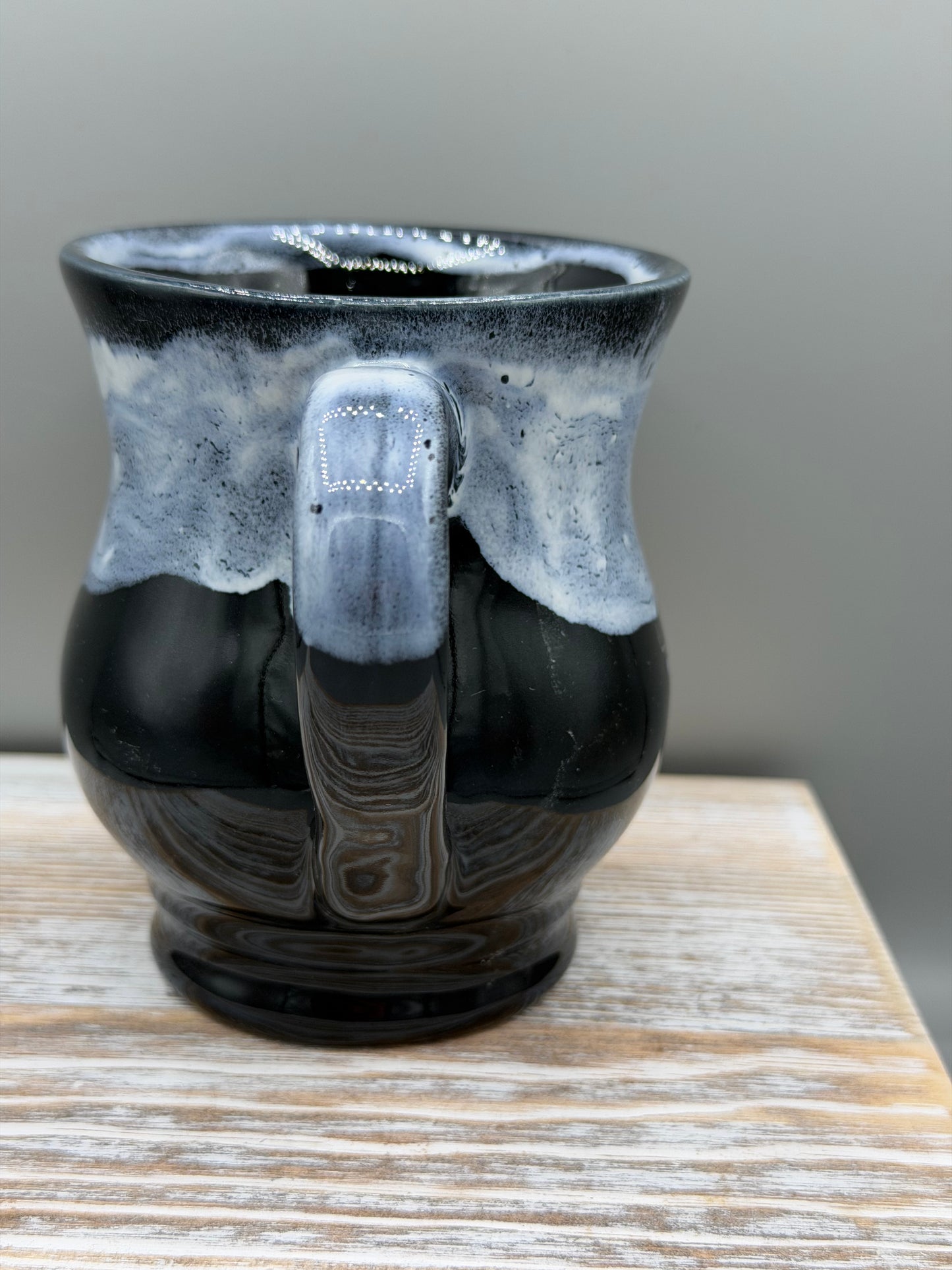 16 oz Ceramic Mug in Black & White
