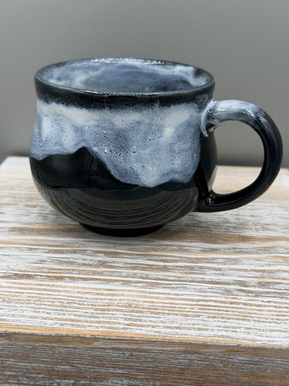 10 oz Ceramic Mug in Black & White