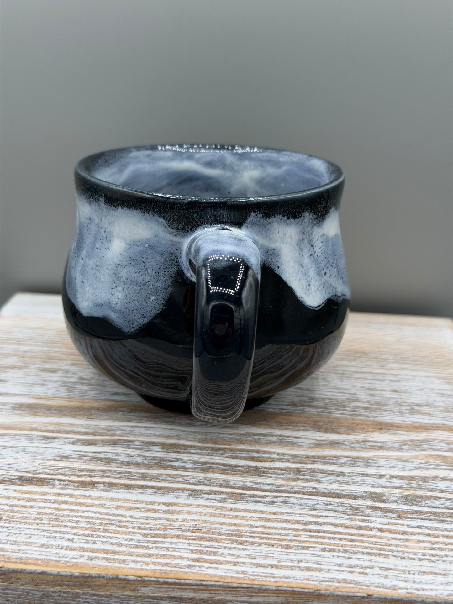 10 oz Ceramic Mug in Black & White