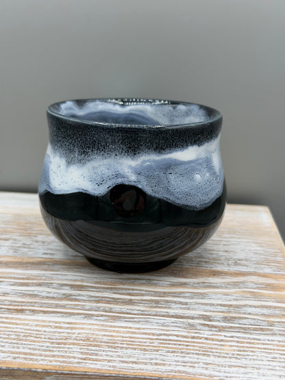 10 oz Ceramic Mug in Black & White